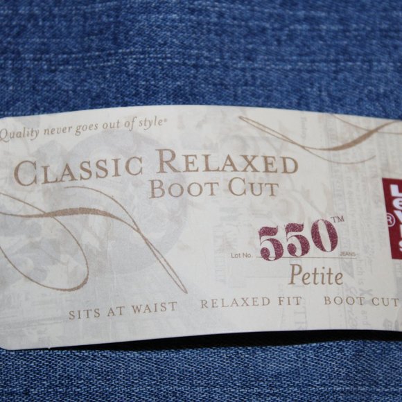 BNWT Levis 550 Boot-Cut Jeans - Picture 5 of 7